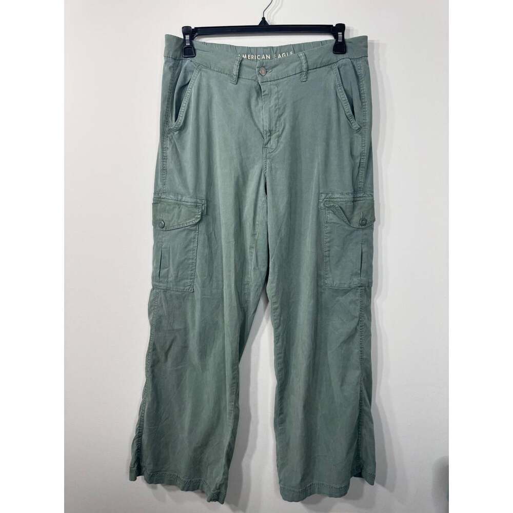 American Eagle Women's Green Trousers